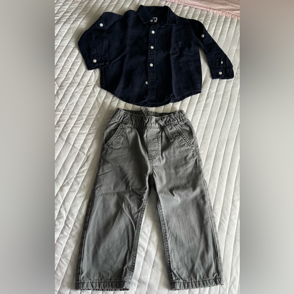 Set of two pants and long sleeve T-shirt